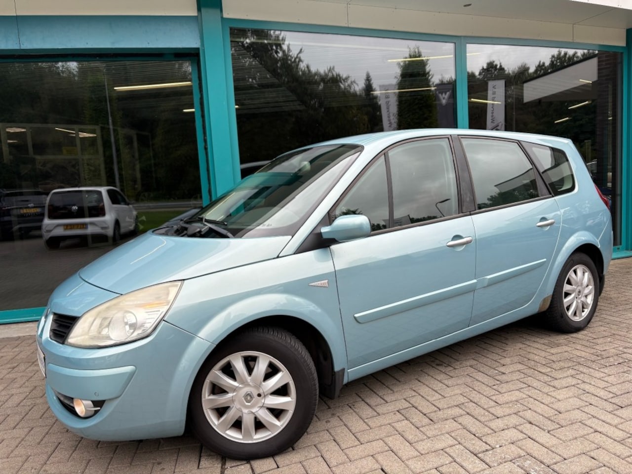 Renault Grand Scénic - 2.0-16V Automaat Navi, Cruise, TrHaak - AutoWereld.nl