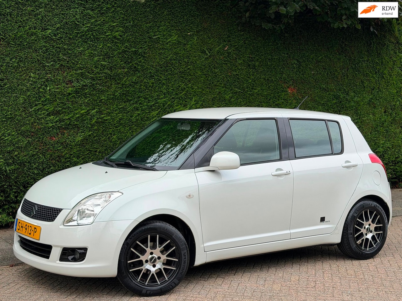 Suzuki Swift - 1.3 AIRCO KOUD/RIJDT SUPER/5DEURS/APK 4-2027!!! - AutoWereld.nl
