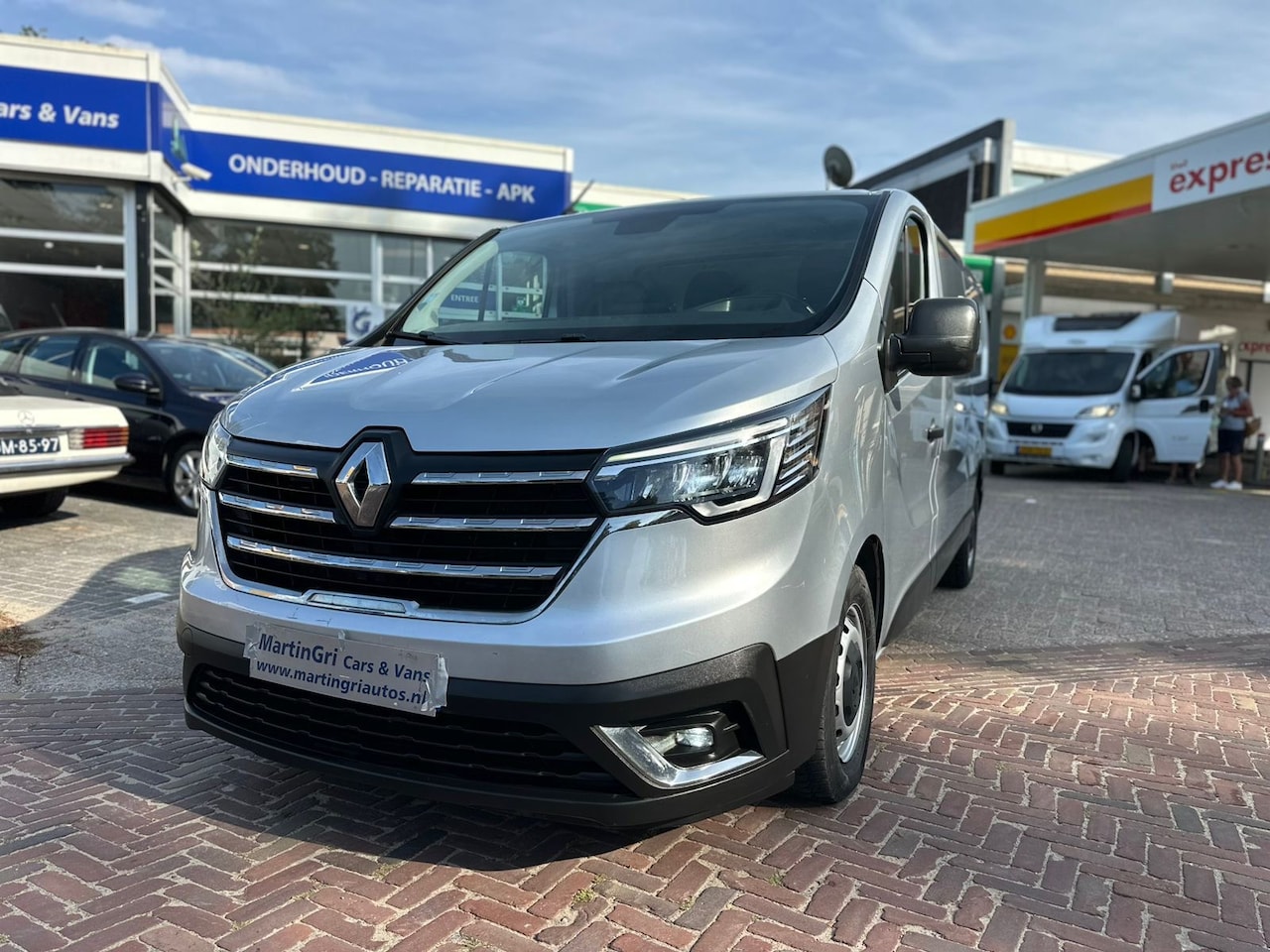 Renault Trafic - 2.0 dCi 130 T30 L2H1 Comfort - AutoWereld.nl