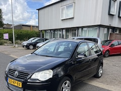 Volkswagen Polo - 1.4-16V Comfortline 5 Deurs, Clima. Nieuwe Apk keuring T/m 20-09-2027