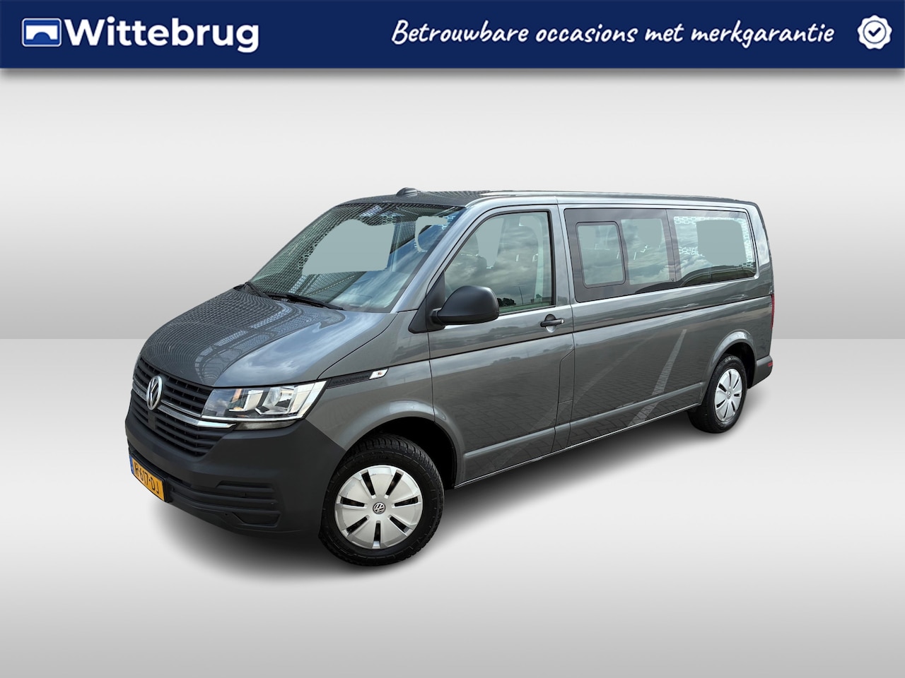 Volkswagen Transporter Kombi - 9 pers. 2.0 TDI 150PK 6-Hand L2H1 - AutoWereld.nl