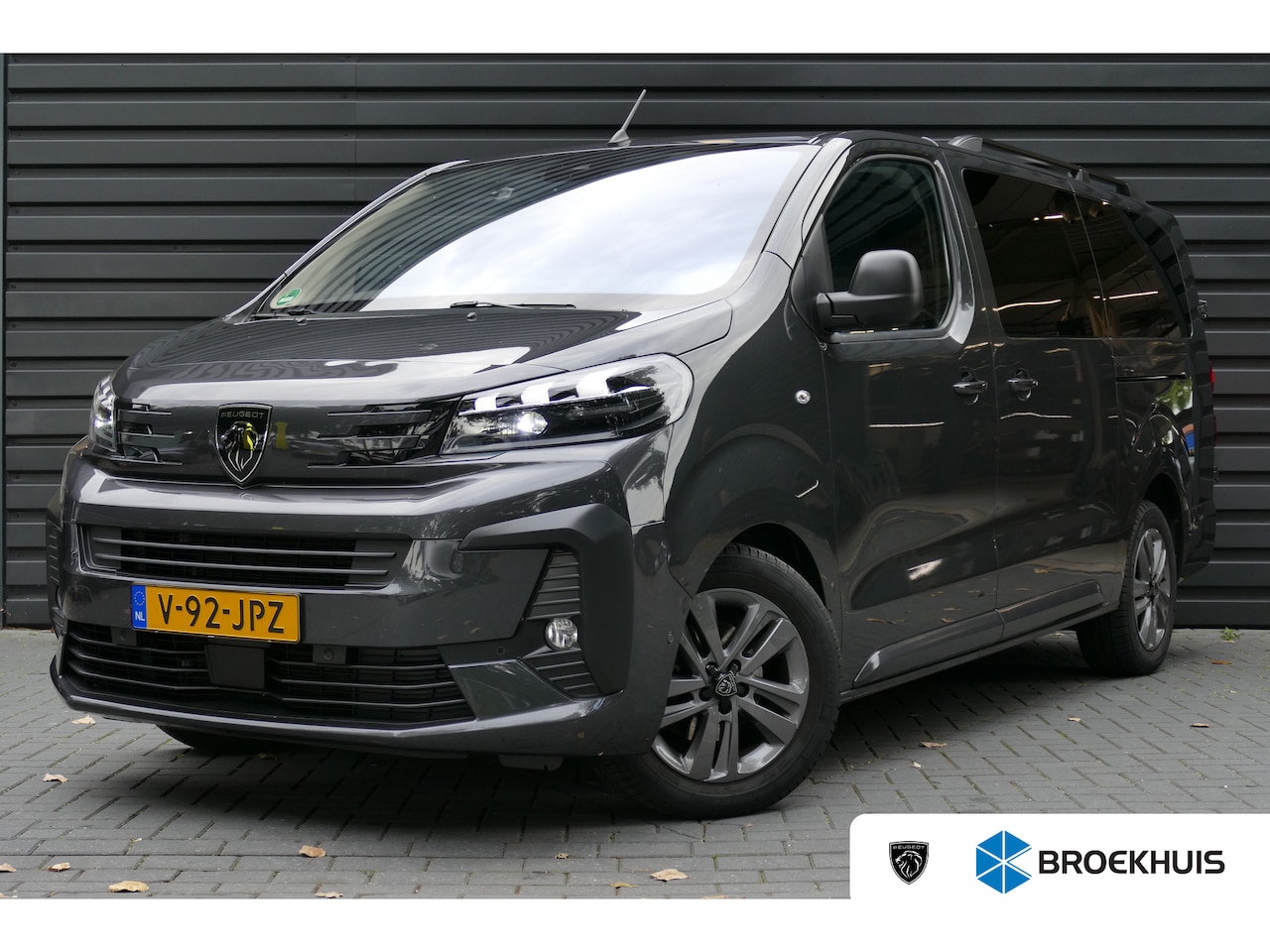 Peugeot Expert - 2.0 BLUEHDI 180PK DC 5-ZITS AUTOMAAT / CAMERA / TREKHAAK / STOEL-STUURVERWARMING / KEYLESS - AutoWereld.nl