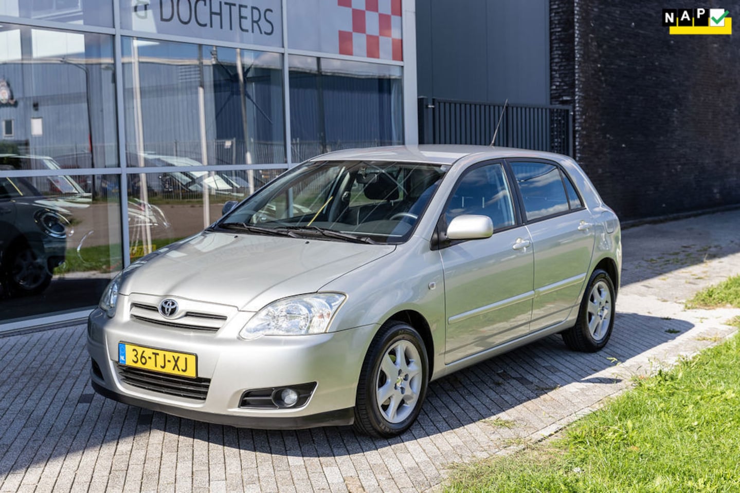 Toyota Corolla - 1.6 VVT-i Anniversary 1.6 VVT-i Anniversary - AutoWereld.nl