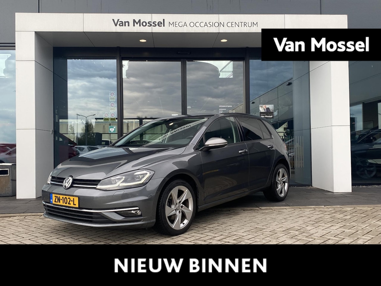 Volkswagen Golf - 1.6 TDI Highline | CAMERA | STOELVERWARMING | PARKEERSENSOREN V+A | DODEHOEK DETECTIE | DI - AutoWereld.nl