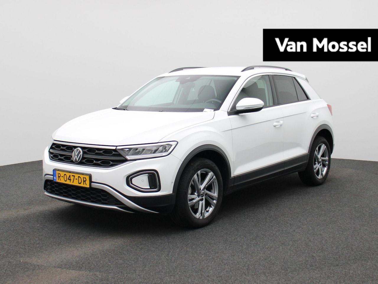 Volkswagen T-Roc - 1.5 TSI Life 75 Edition 150 PK | Automaat | Camera | Parkeersensoren | Apple Carplay | And - AutoWereld.nl