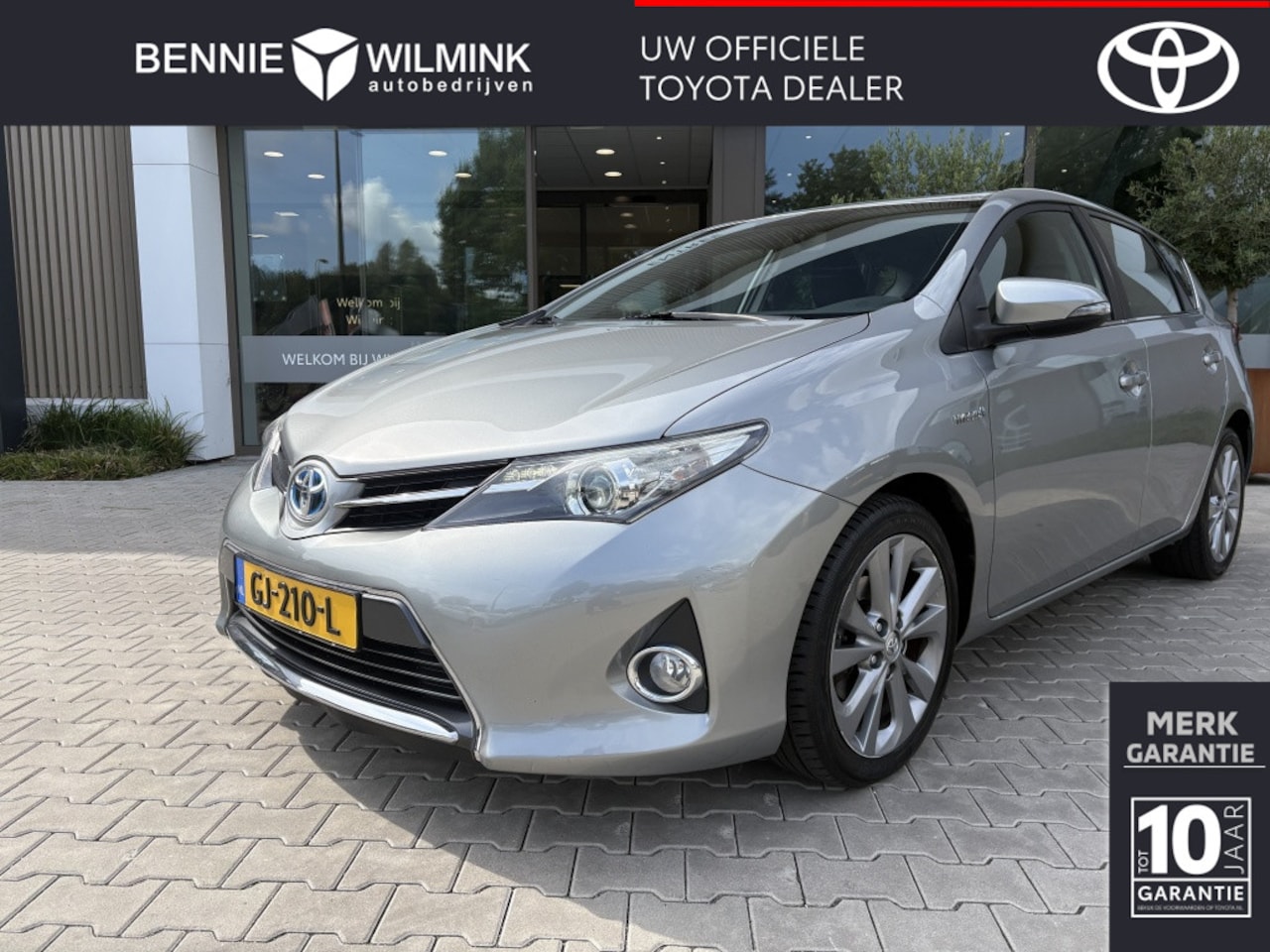 Toyota Auris - 1.8 Hybrid Aspiration | LM Velgen | Camera - AutoWereld.nl