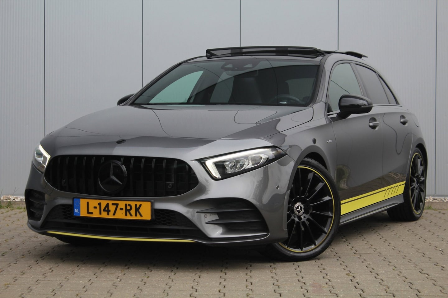 Mercedes-Benz A-klasse - 200 AMG / Night pakket Edition | Panoramadak | Camera | Navigatie | Stoelverwarming | Crui - AutoWereld.nl