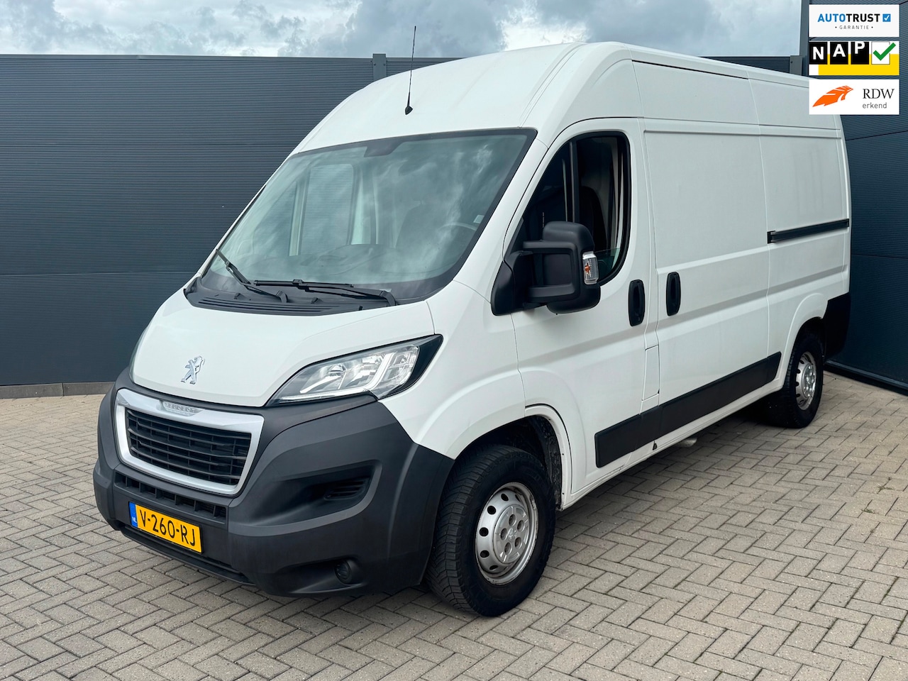 Peugeot Boxer - 333 2.0 BlueHDI L2H2 / Camera / Marge / 2x Zijdeur - AutoWereld.nl