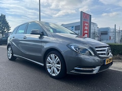 Mercedes-Benz B-klasse - 200 Ambition | Airco | Adaptive Cruise Control | Panorama Dak | NAVI | Bluetooth | Lederen