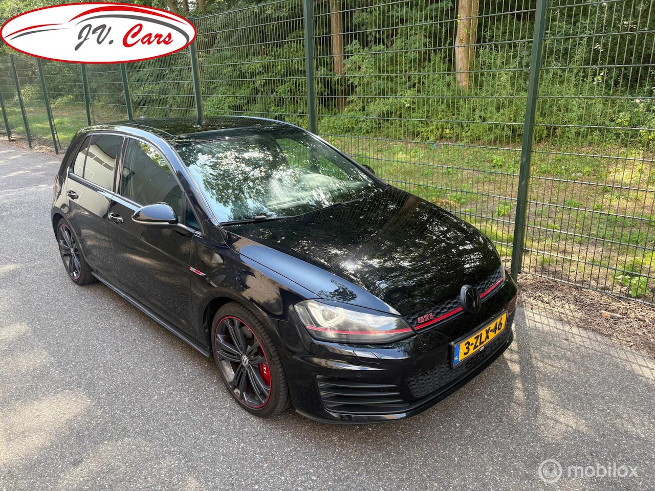 Volkswagen Golf - 2.0 TSI GTI Perform. panorama Navi - AutoWereld.nl