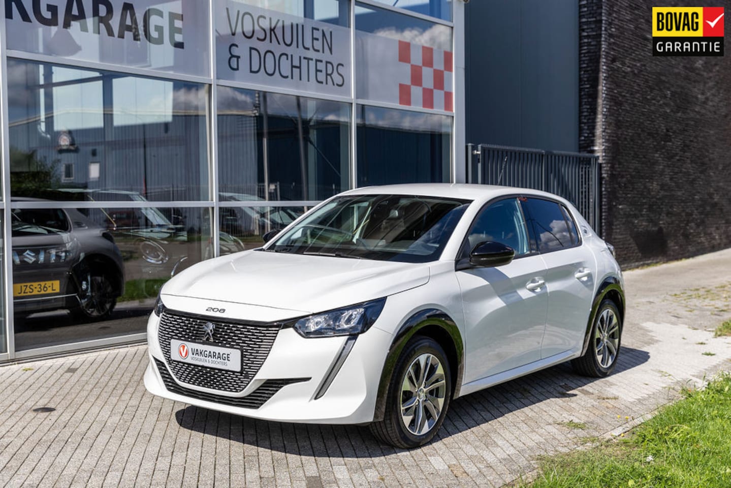 Peugeot e-208 - EV Allure 50 kWh | Warmtepomp - AutoWereld.nl