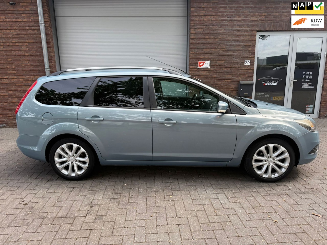 Ford Focus Wagon - 1.6 Titanium|AUTOMAAT|AIRCO|NIEUWE APK - AutoWereld.nl
