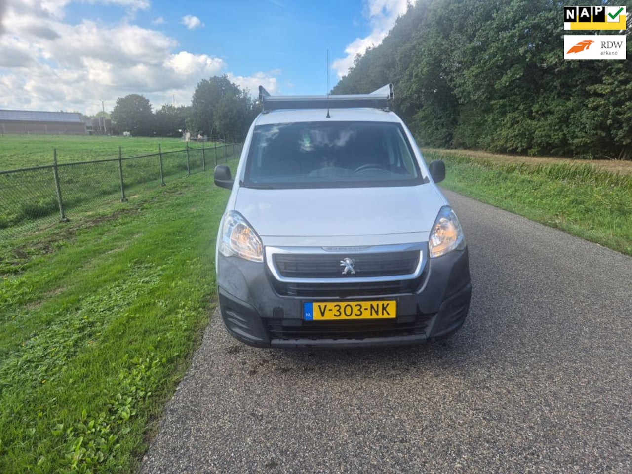 Peugeot Partner - 120 1.6 BlueHDi 100 L1 Premium 120 1.6 BlueHDi 100 L1 Premium (119279KM NAP) - AutoWereld.nl
