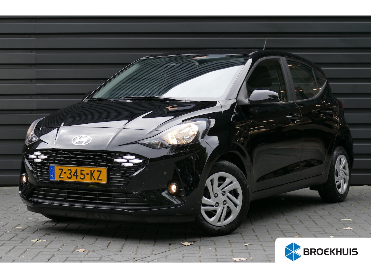 Hyundai i10 - 1.0 65PK COMFORT / NAVI / LED / AIRCO / 15"LMV / BLUETOOTH / CRUISECONTROL / 1E EIGENAAR / - AutoWereld.nl