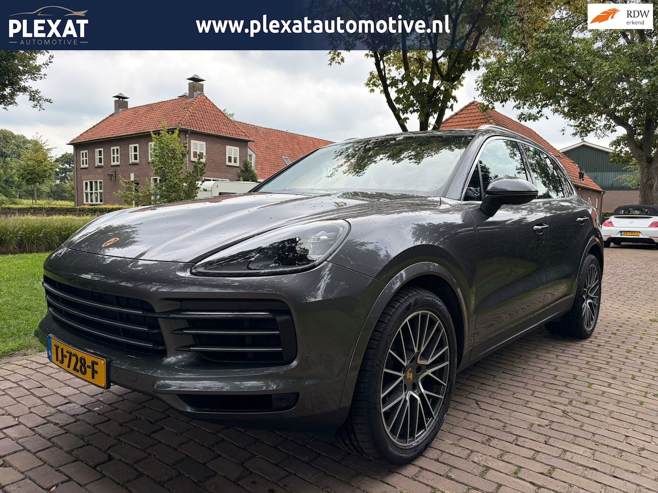 Porsche Cayenne - 3.0 E-Hybrid Aut. | Panorama | Sport Chrono | BOSE | Luchtvering | Stuurwielverwarming | L - AutoWereld.nl