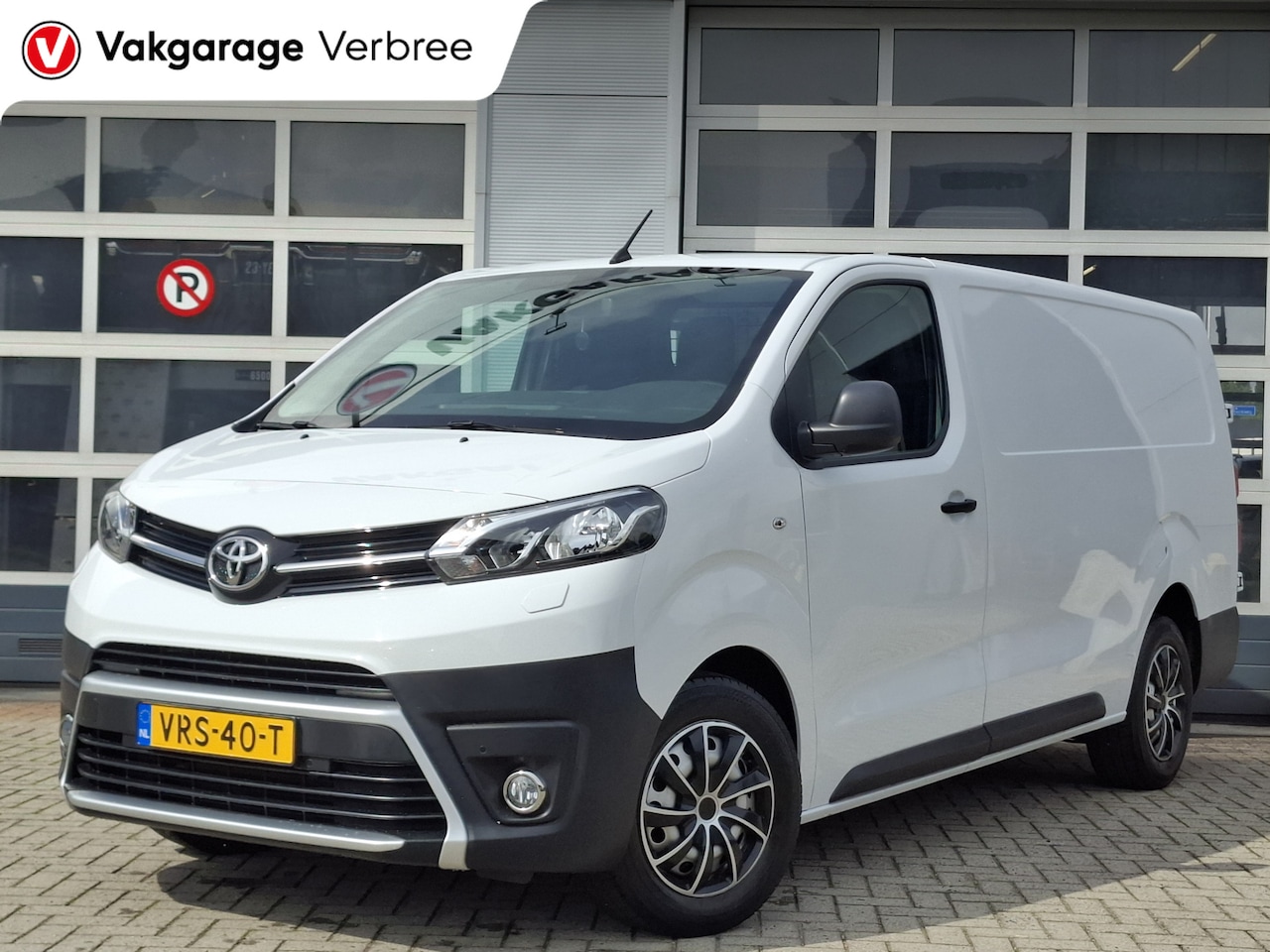 Toyota PROACE Long Worker - 2.0 D-4D Black Line | Navigatie/Android/Apple Carplay | Achteruitrijcamera | Parkeersensor - AutoWereld.nl