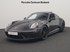 Porsche 911 - Carrera 4 GTS