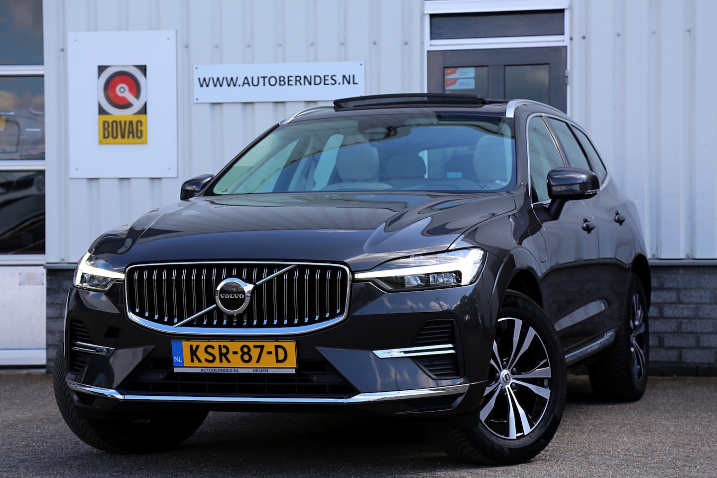Volvo XC60 - 2.0 T6 Plug-in hybrid AWD Longe Range*Perfect Volvo Onderh.*Leder/Pano/Camera/Keyless Entr - AutoWereld.nl