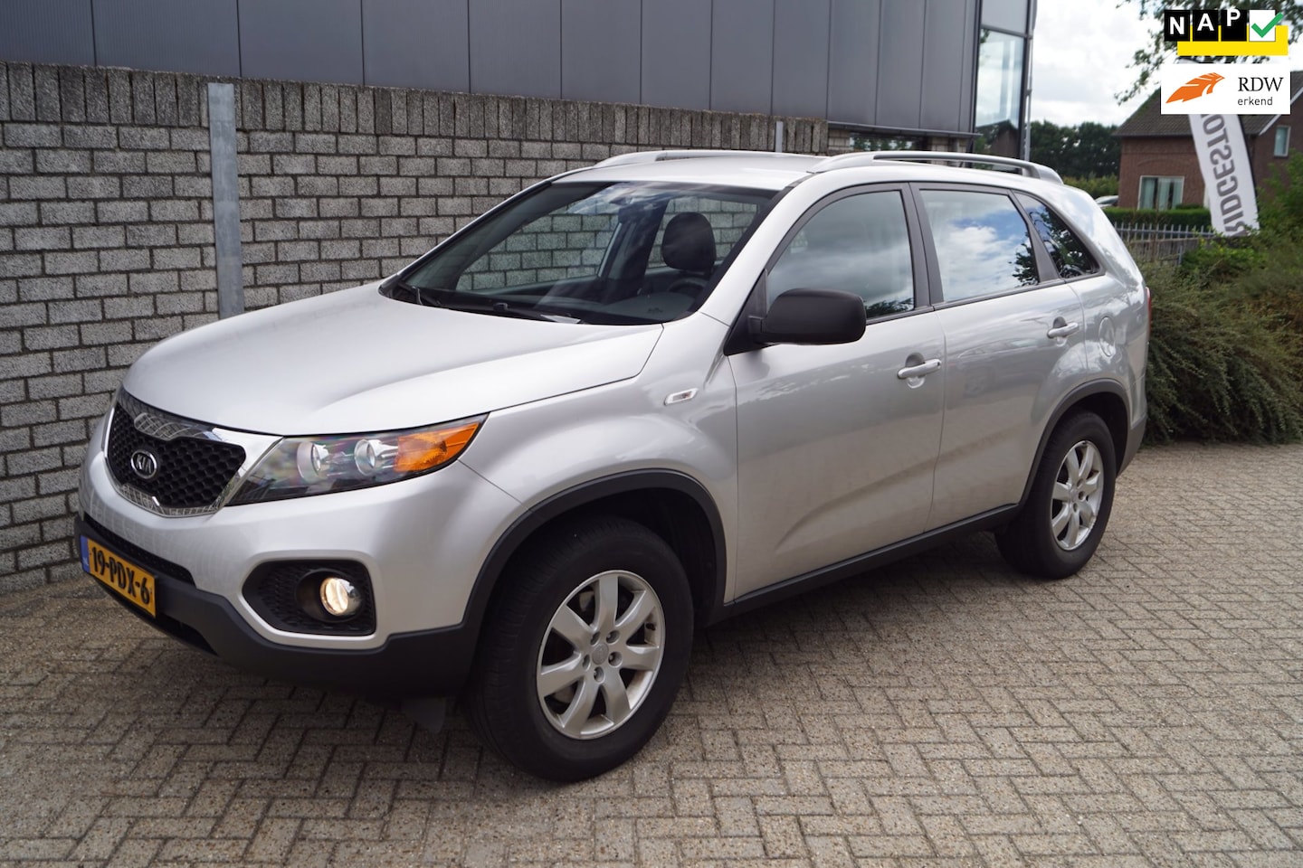Kia Sorento - 2.4 X-tra Airco Trekhaak L Leder/Alcantara MV17 Elek Ramen V+A Elek Spiegels - AutoWereld.nl