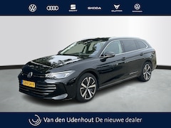 Volkswagen Passat Variant - 1.5 eHybrid 204pk Business Trekhaak Navigatie