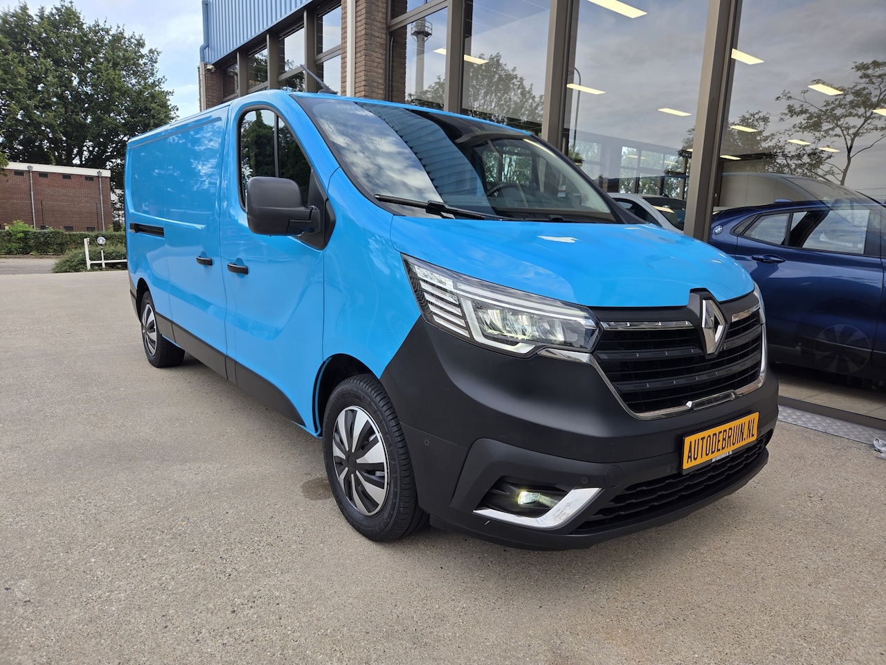 Renault Trafic - 2.0 Blue dCi 150 Pk AUTOMAAT L2 Airco PDC Cruisecontrol Achteruitrijcamera Verwarmde stoel - AutoWereld.nl