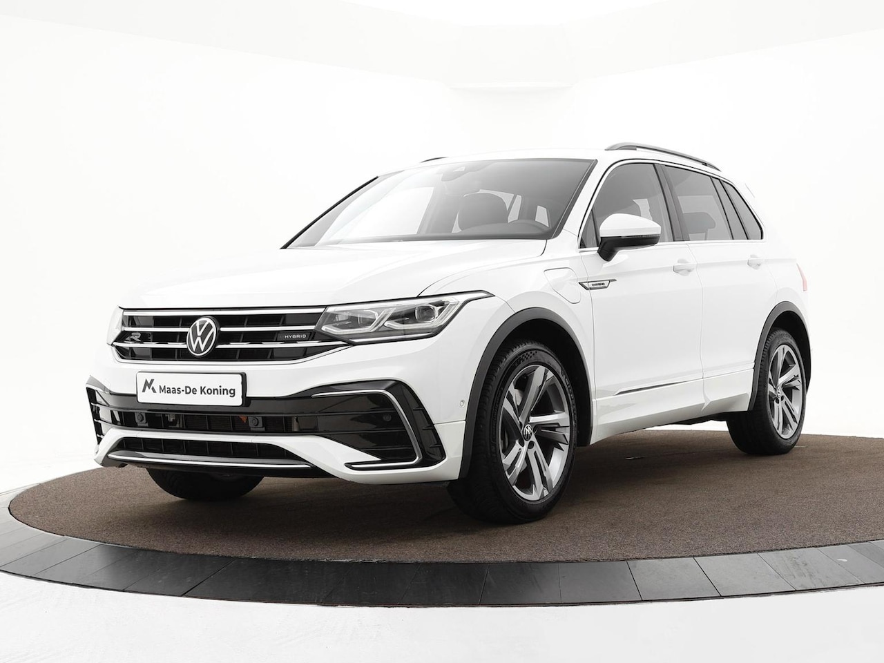Volkswagen Tiguan - 1.4 TSI 245pk DSG eHybrid R-Line Business · Camera · Apple/Android Car Play · Navigatie · - AutoWereld.nl