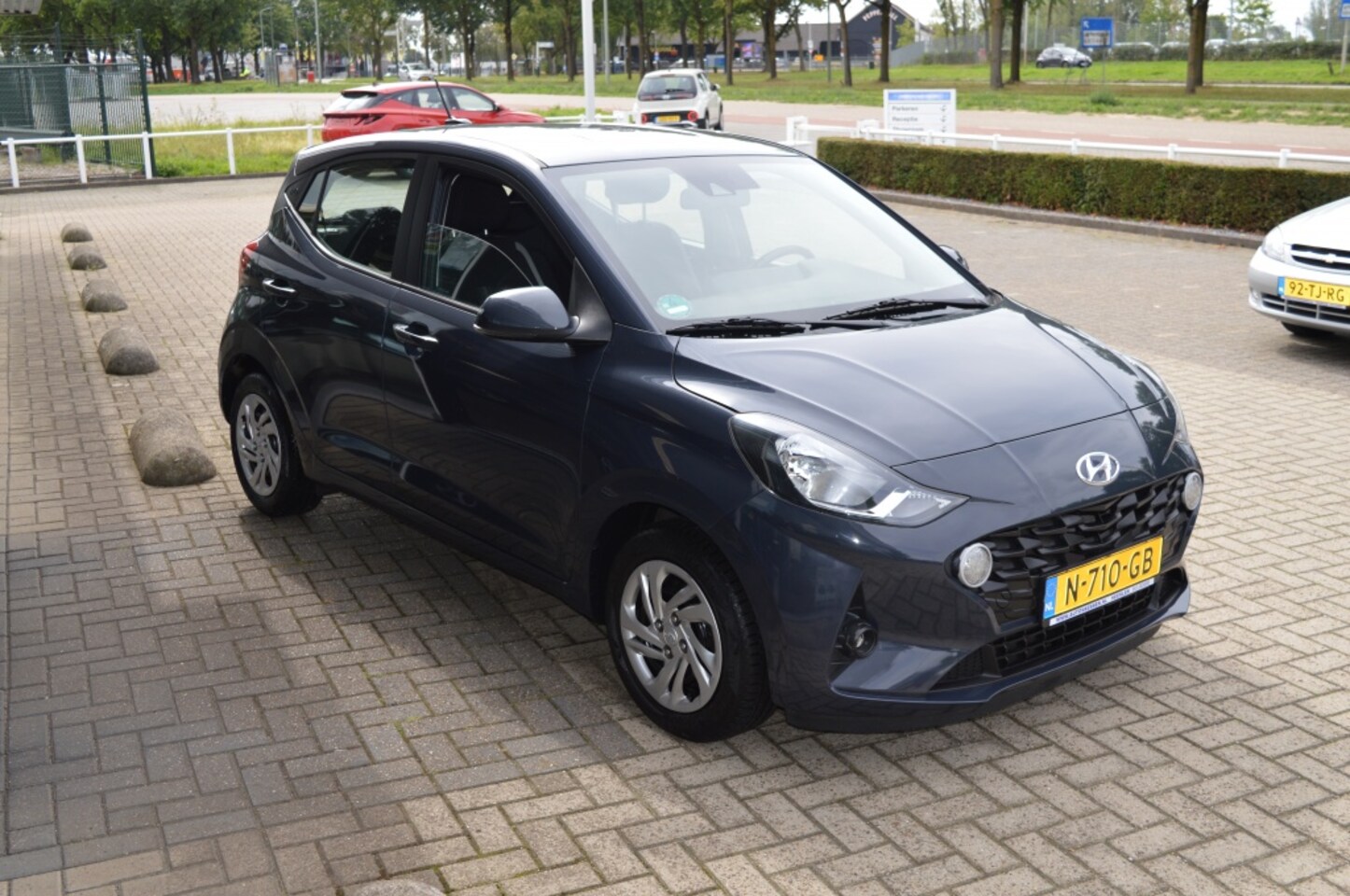 Hyundai i10 - 1.0 Comfort Carplay Cruise PDC Winterpakket 1e eig.