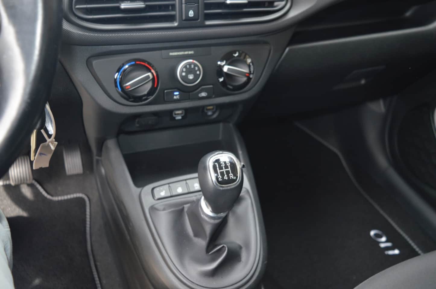 Hyundai i10 - 1.0 Comfort Carplay Cruise PDC Winterpakket 1e eig.