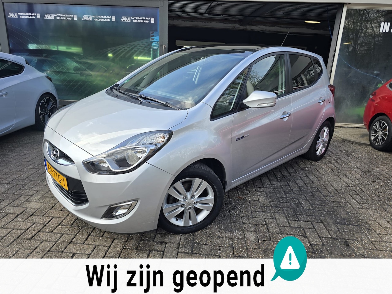 Hyundai ix20 - 1.4i i-Vision | 1E EIGENAAR | 12MND GARANTIE | AIRCO | CRUISE | LMV | PANO DAK | - AutoWereld.nl
