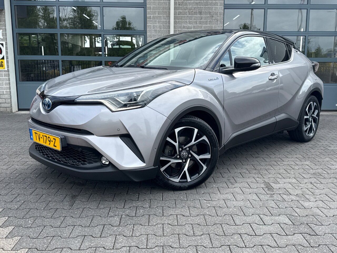 Toyota C-HR - 1.8 Hybrid Bi-Tone|CAMERA|DEALER ONDERHOUDEN| - AutoWereld.nl