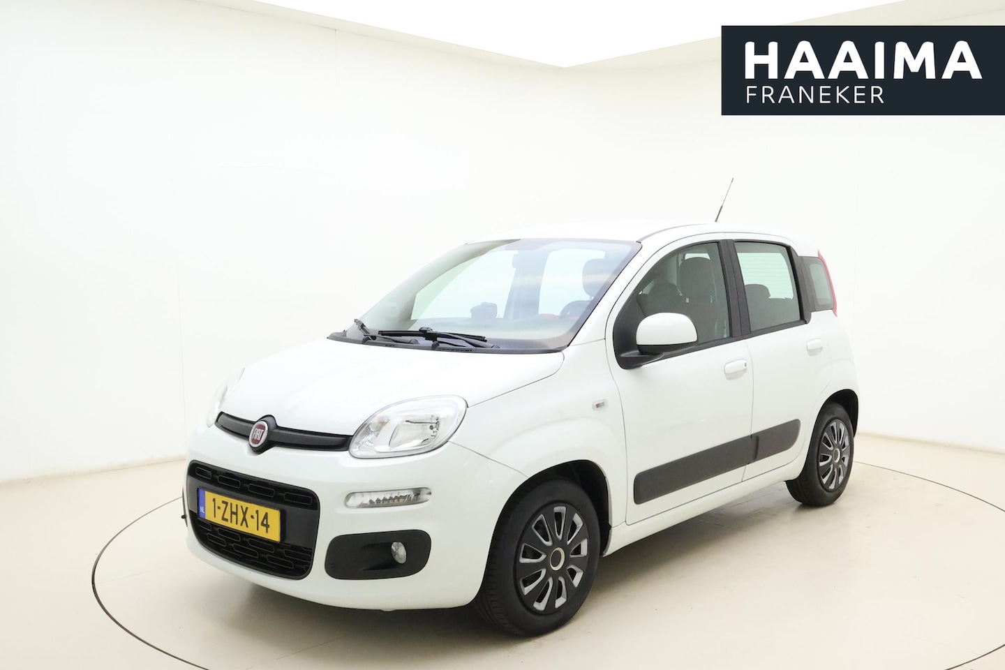 Fiat Panda - 0.9 TwinAir Lounge | Airco | Parkeersensoren | Hoge instap | Electrische ramen | Zuinige m - AutoWereld.nl