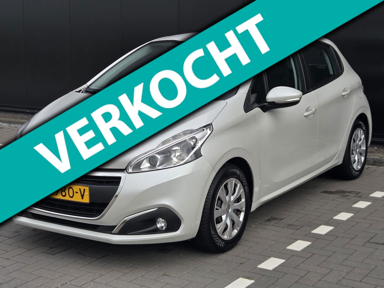 Peugeot 208 - 1.2 PureTech Blue Lion Cruise control - AutoWereld.nl