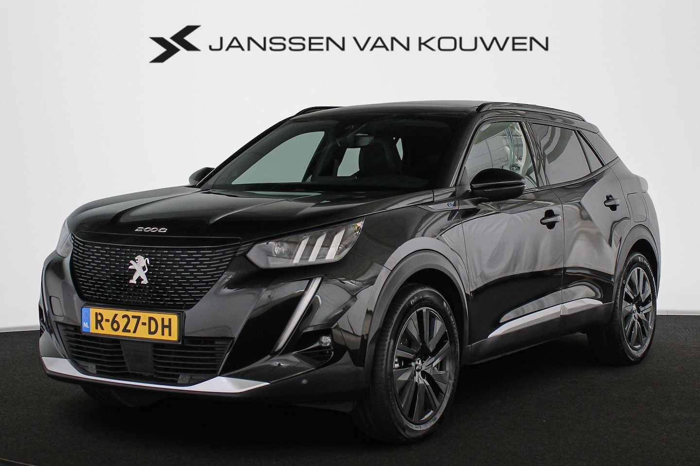 Peugeot e-2008 - EV GT Pack 50 kWh Panoramadak Stoelverwarming Keyless Camera - AutoWereld.nl