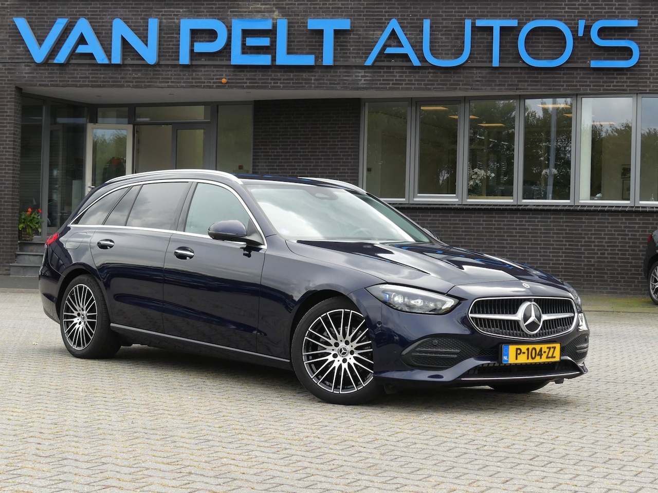 Mercedes-Benz C-klasse Estate - 180 Automaat Luxury Line / Laser Led / 18'inch / Trekhaak / 170pk - AutoWereld.nl
