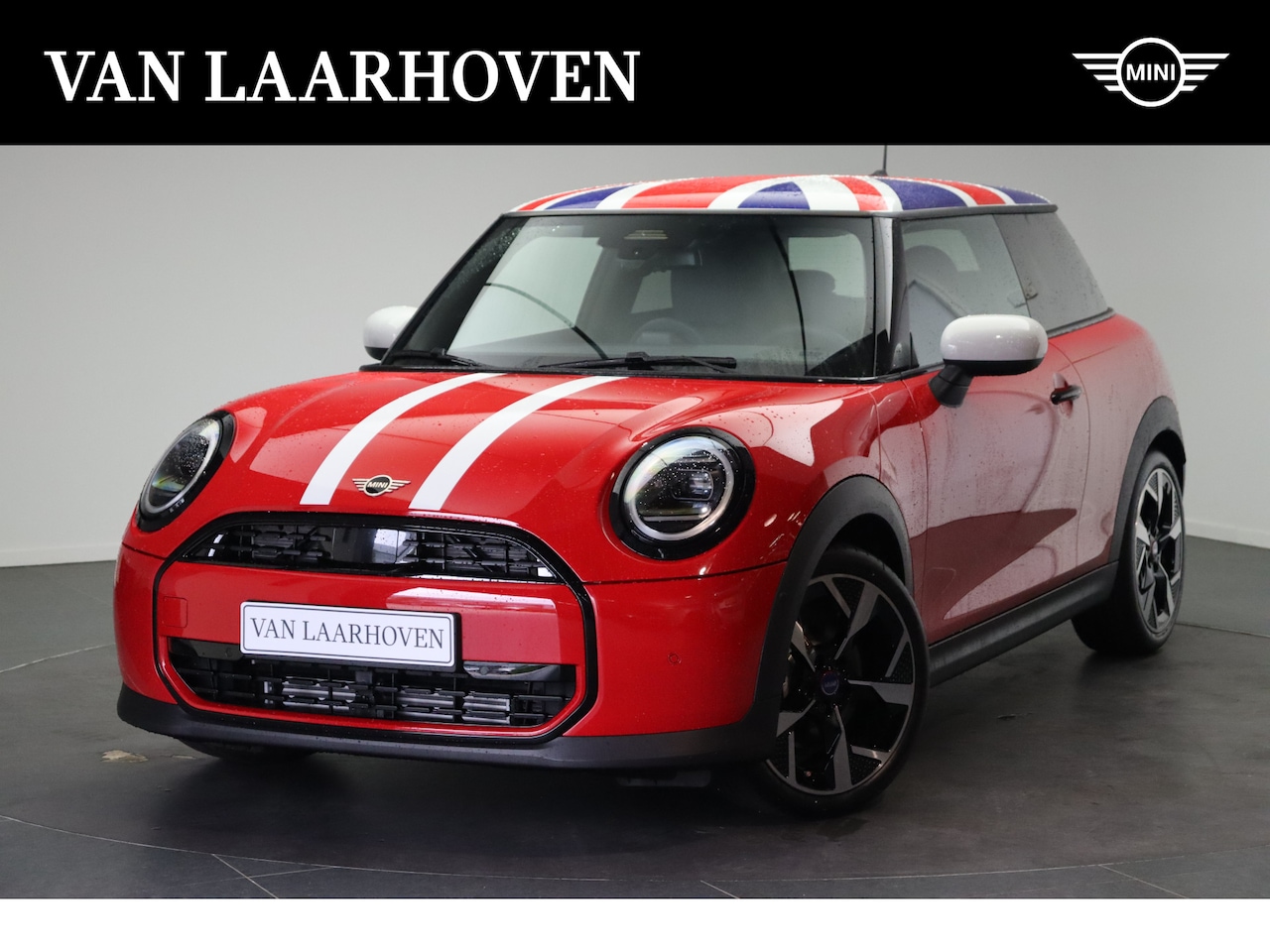 MINI 3-Deurs - Hatchback Cooper C Oxford Automaat / Head-Up / Comfort Access / LED / Stuurverwarming - AutoWereld.nl