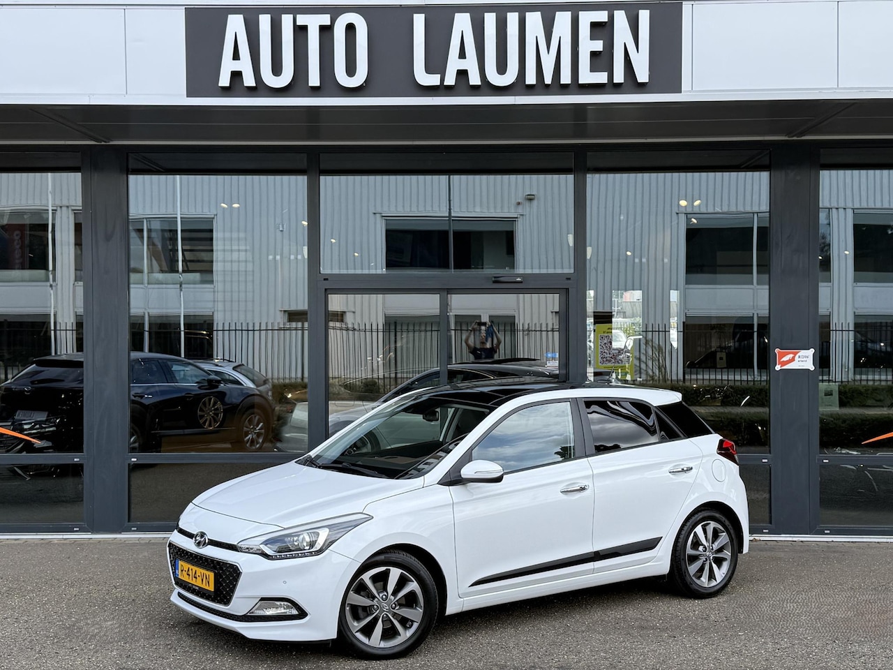 Hyundai i20 - 1.4i Premium Automaat 5-Deurs Navi Camera Leder Panodak Stuurverw. Keyless DAB LED - AutoWereld.nl