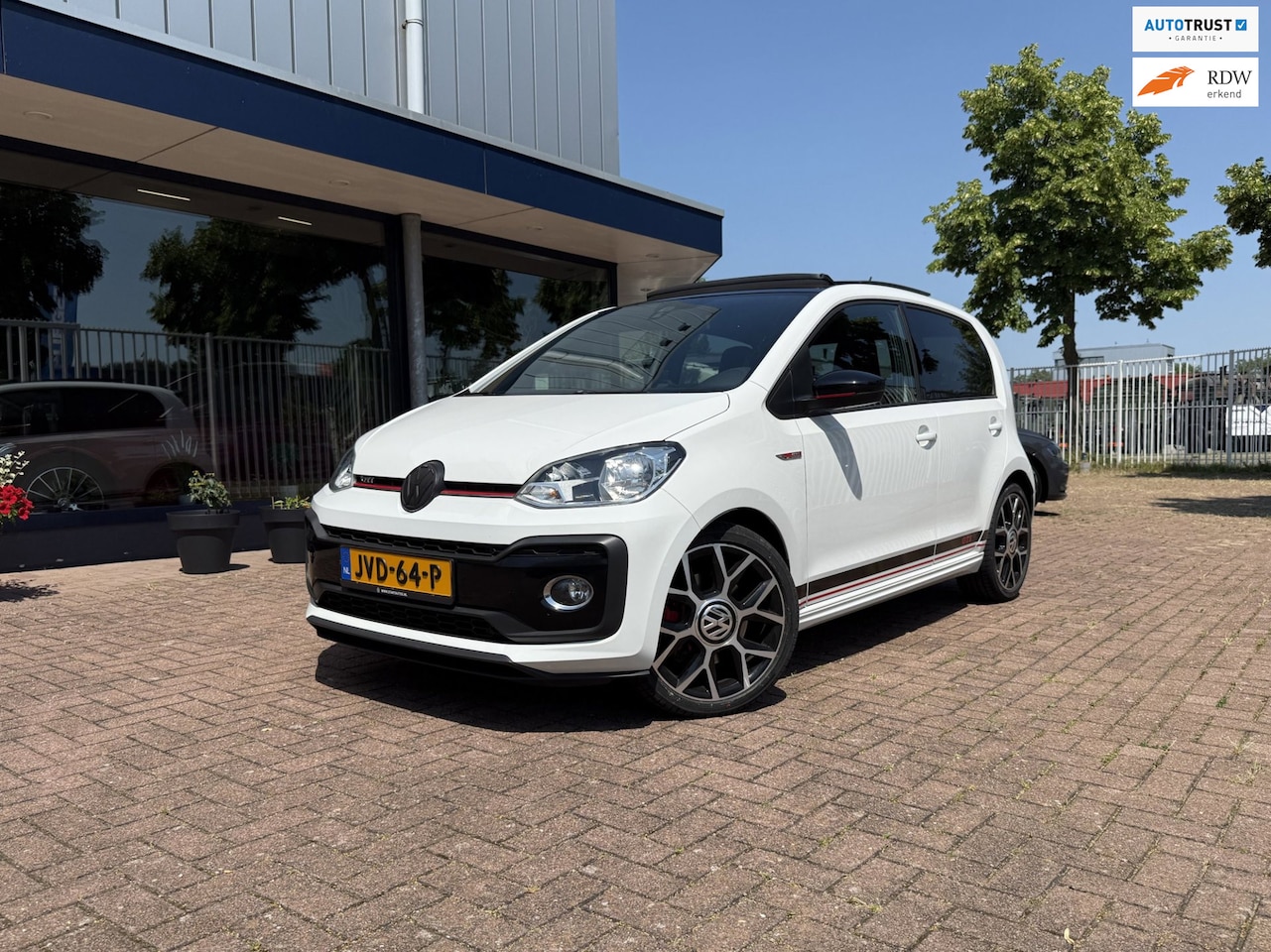 Volkswagen Up! - 1.0 TSI GTI | Panorama | Cruise | PDC - AutoWereld.nl