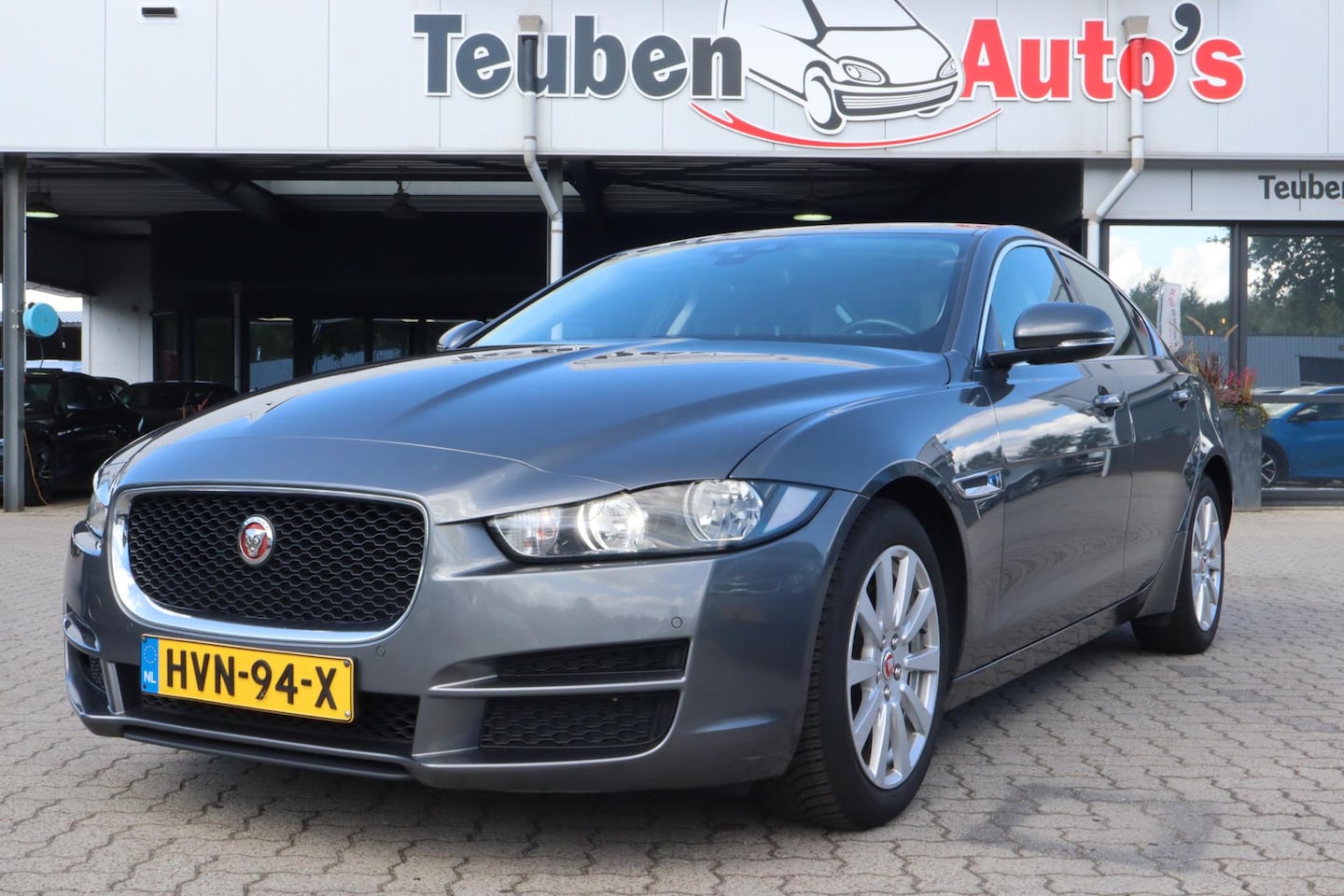 Jaguar XE - 2.0 D Portfolio | Navigatie | Leder | Climate control | Nette auto! - AutoWereld.nl