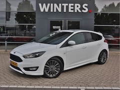 Ford Focus - 1.5 ST-Line | Schuif- Kanteldak | Trekhaak | Camera | 44.999km NAP |