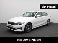 BMW 3-serie - 318i Executive | SCHUIFDAK | NAVIGATIE | PARKEERSENSOREN | CLIMATE CONTROL | LMV | LED | C