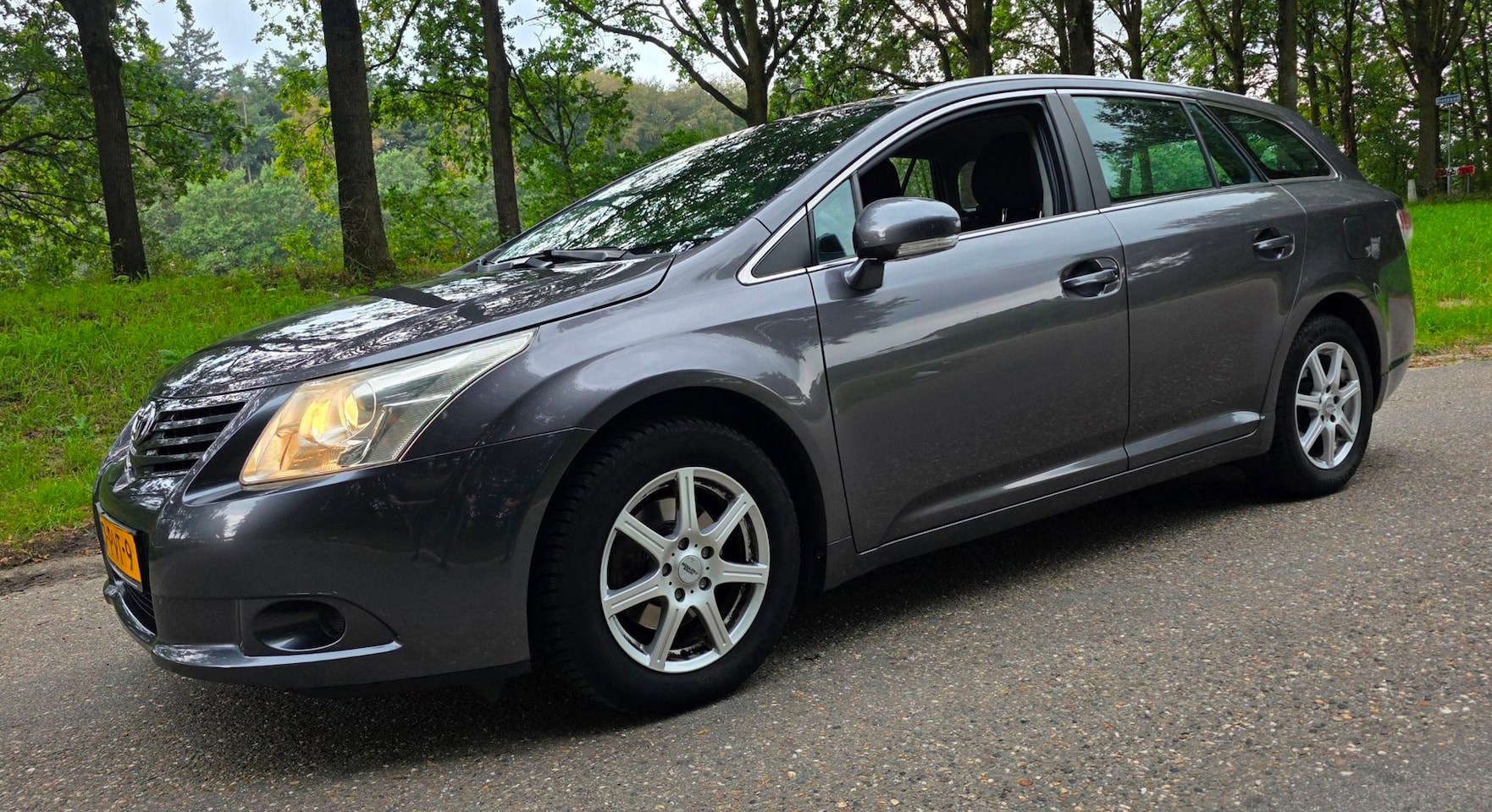 Toyota Avensis Wagon - 1.6 VVTi - Dealer onderhouden - NL Auto - AutoWereld.nl
