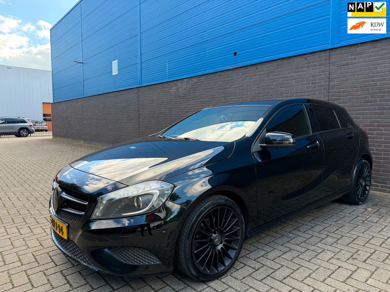 Mercedes-Benz A-klasse - 180 | Automaat | Cruise | Climate | 18” LM Velgen | Xenon | LED | Parkeersensoren | Privac - AutoWereld.nl