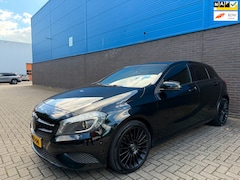 Mercedes-Benz A-klasse - 180 | Automaat | Cruise | Climate | 18” LM Velgen | Xenon | LED | Parkeersensoren | Privac