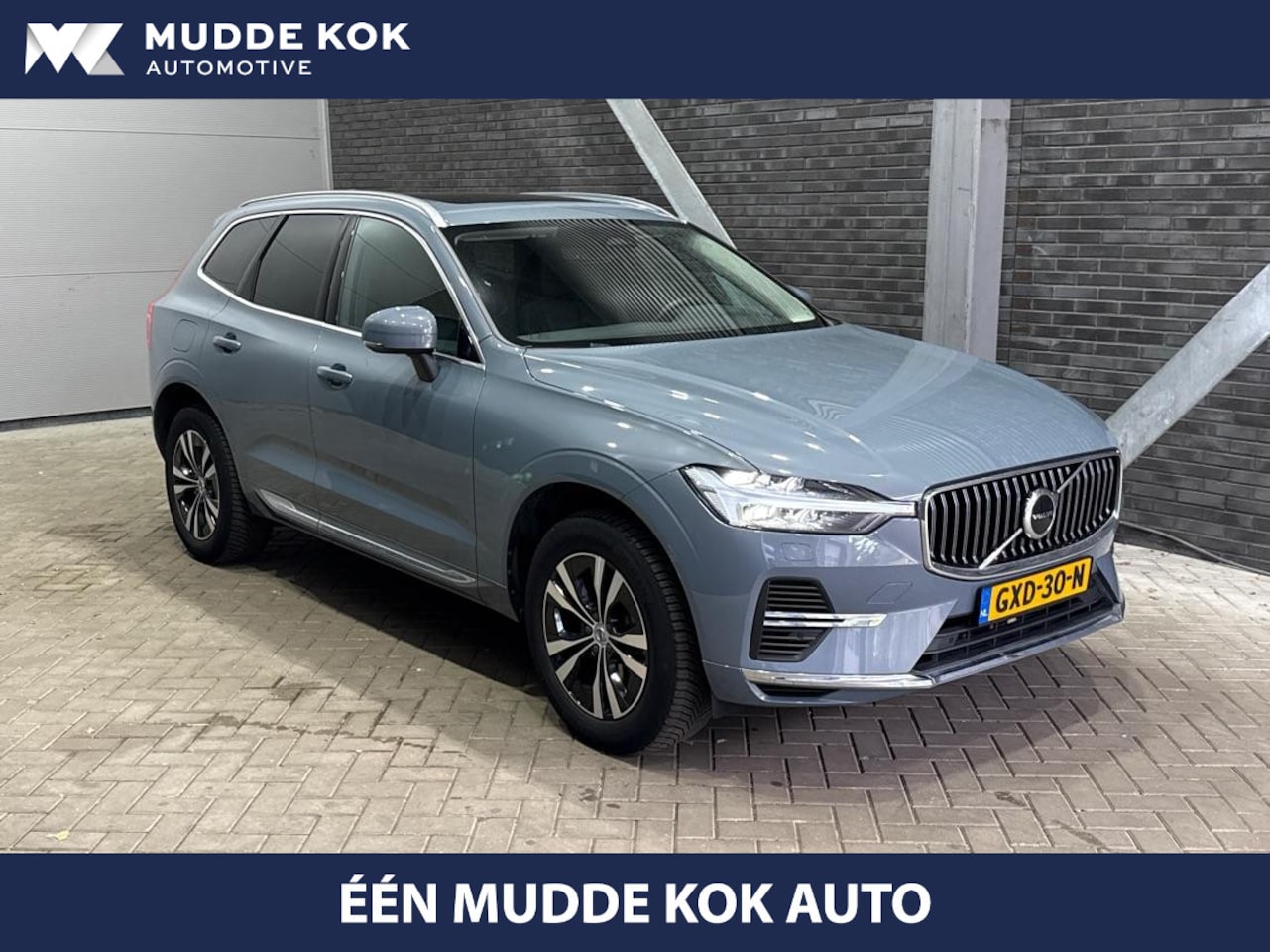 Volvo XC60 - 2.0 T6 Plug-in hybrid AWD Core Bright | Panoramadak | BLIS | Leder | Keyless | Camera - AutoWereld.nl