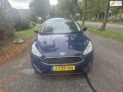 Ford Focus - 1.0 ST-Line Auto loopt goed (Koppakking lek)