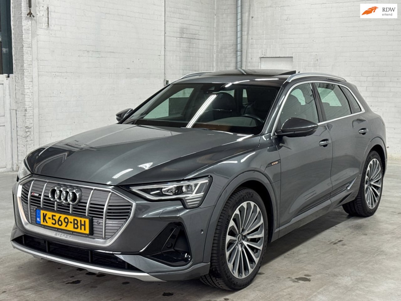 Audi e-tron - 55 quattro 3x S-line edition 95 kWh SOH 92,8|Luchtvering|Panoramadak - AutoWereld.nl