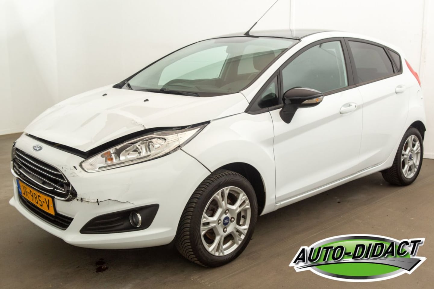 Ford Fiesta - 1.0 65kP 111.342 km Airco Navi White Edition - AutoWereld.nl