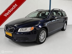 Volvo V70 - 2.5T Momentum AUTOMAAT / LEER / XENON