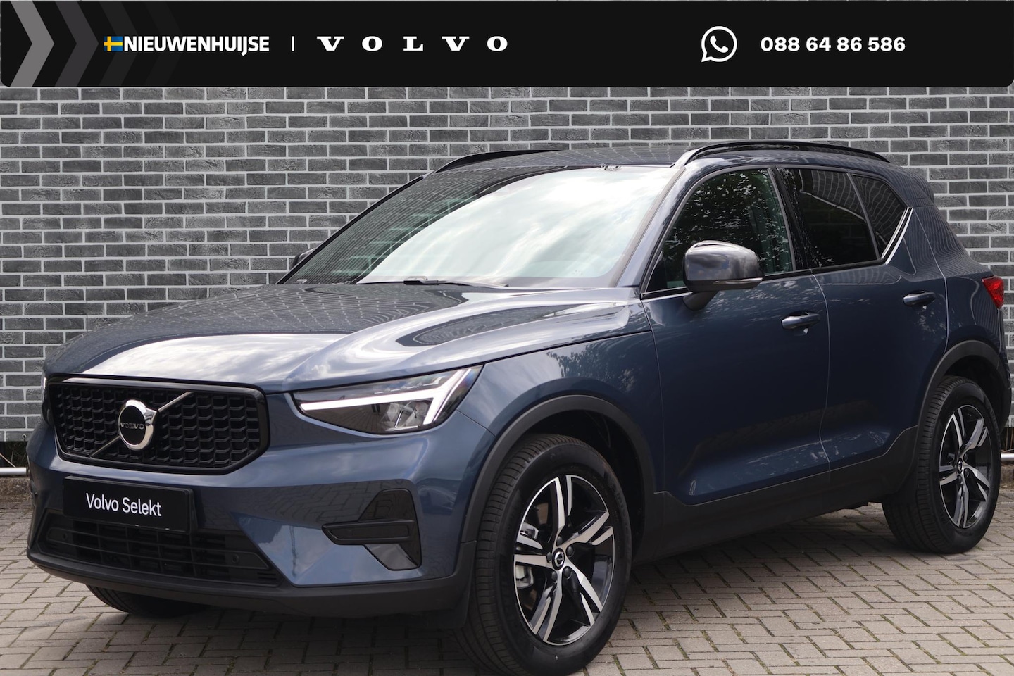 Volvo XC40 - 2.0 B4 Plus Dark | Trekhaak | Harman Kardon Audio | Achteruitrijcamera | Parkeersensoren | - AutoWereld.nl