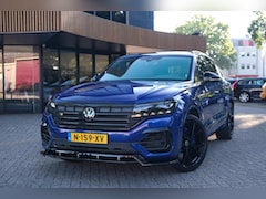 Volkswagen Touareg - 3.0 TSi 4MOTION R|Rijklaar|462PK|Hybride|Pano|Luchtvering|Stuurwielverwarming|Trekhaak|Lap